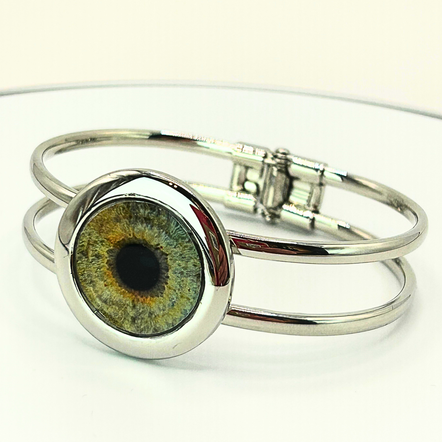 Rhodium-Plated Snap Iris Bangle