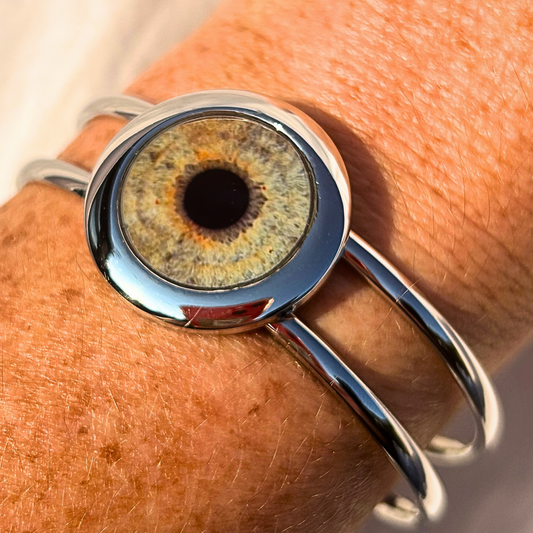 Rhodium-Plated Snap Iris Bangle